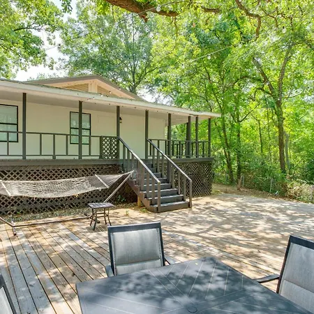 Pet-Friendly Mabank Home With Lake View And Decks!